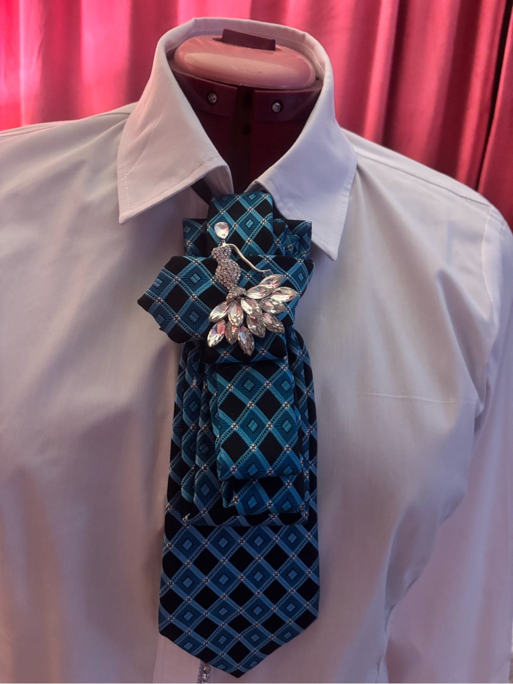 Blue Diamond-Patterned Cravat with Crystal Brooch